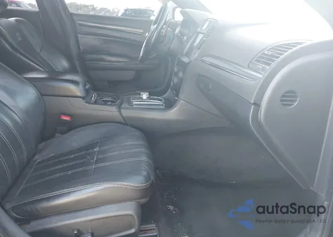 2015 Chrysler 300 300S из США, поврежденный, VIN 2C3CCABGXFH830630